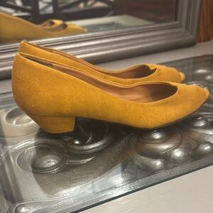 CL by Laundry 8 Home Run Mustard Yellow Suede Women's Kitten Heeled Shoes